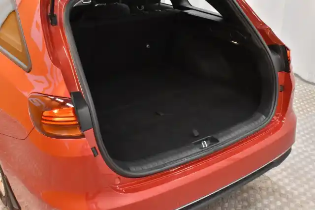 Punainen Farmari, Kia Ceed – ESP-708