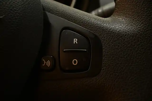 Valkoinen Pakettiauto, Renault Trafic – ESP-871