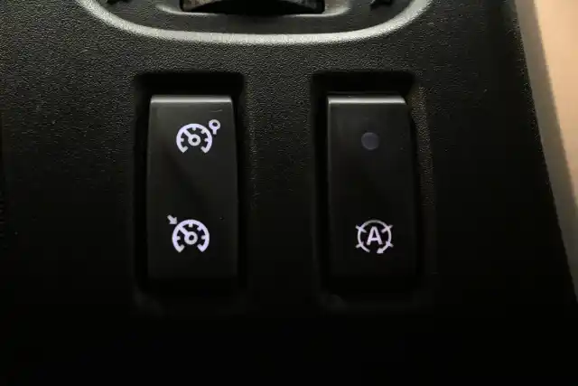 Valkoinen Pakettiauto, Renault Trafic – ESP-871