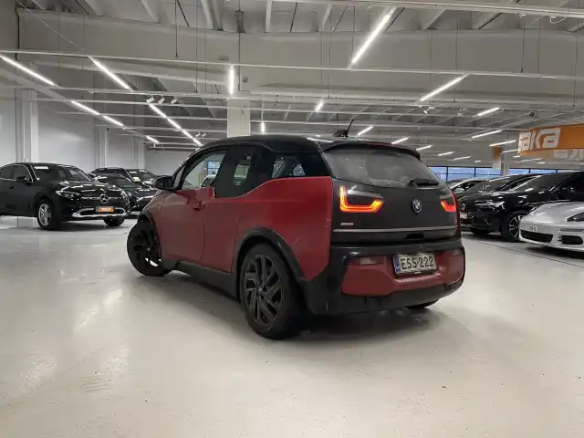 Punainen Viistoperä, BMW i3 – ESS-222