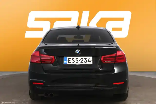 Musta Sedan, BMW 330 – ESS-234