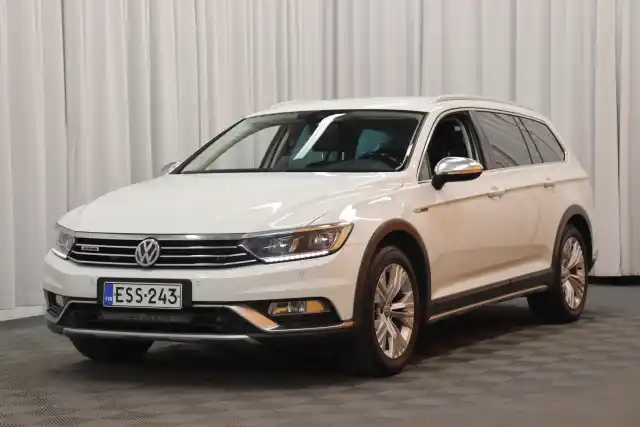 Valkoinen Farmari, Volkswagen Passat – ESS-243