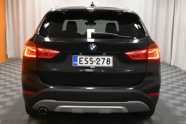 Musta Maastoauto, BMW X1 – ESS-278