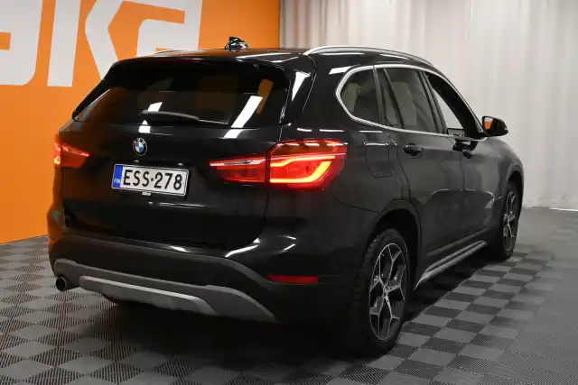 Musta Maastoauto, BMW X1 – ESS-278