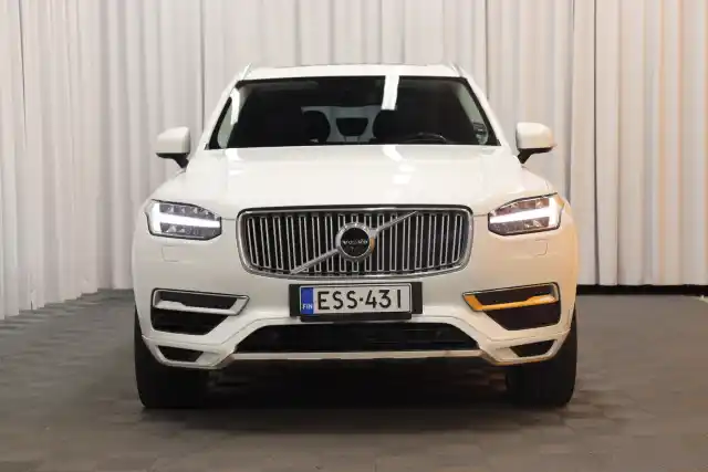 Valkoinen Maastoauto, Volvo XC90 – ESS-431