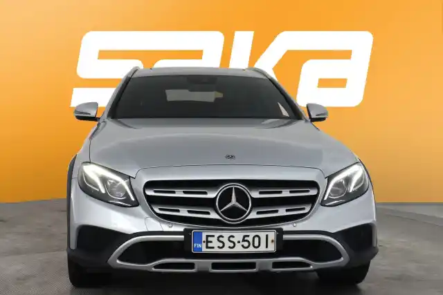 Harmaa Farmari, Mercedes-Benz E – ESS-501