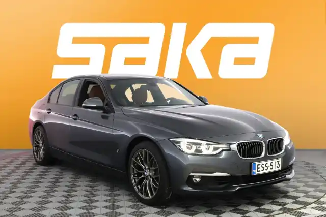 Harmaa Sedan, BMW 330 – ESS-513