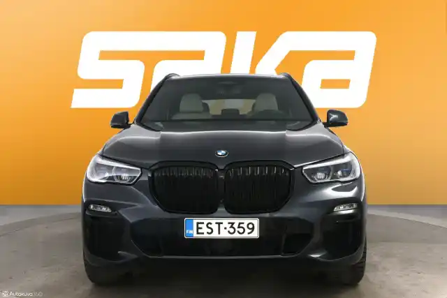 Harmaa Maastoauto, BMW X5 – EST-359