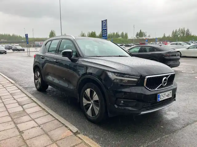 Musta Maastoauto, Volvo XC40 – EST-467