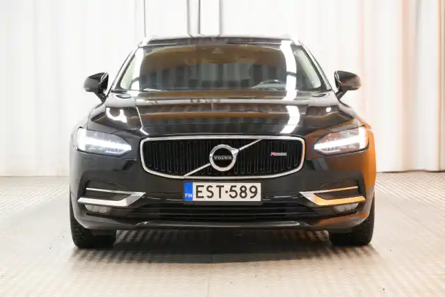 Musta Farmari, Volvo V90 – EST-589