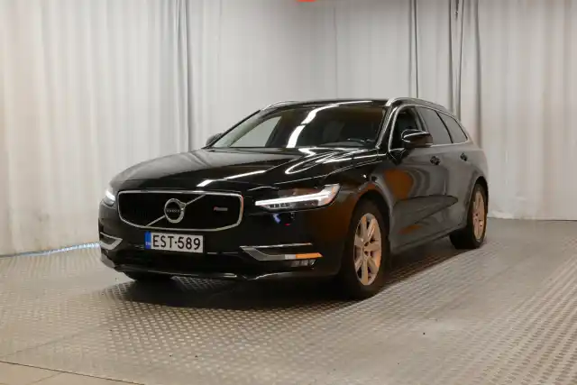 Musta Farmari, Volvo V90 – EST-589