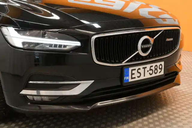 Musta Farmari, Volvo V90 – EST-589