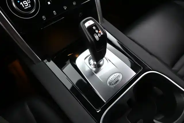 Harmaa Maastoauto, Land Rover Discovery Sport – ESU-449