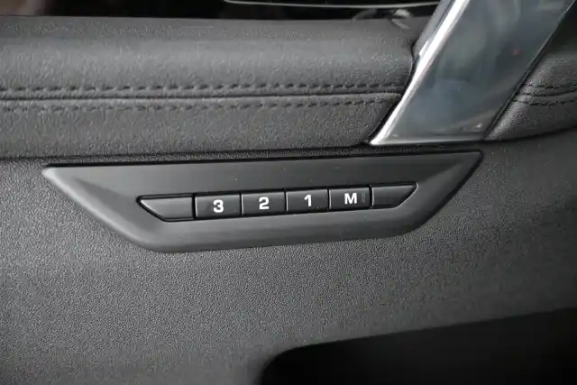 Harmaa Maastoauto, Land Rover Discovery Sport – ESU-449