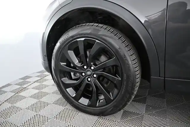 Harmaa Maastoauto, Land Rover Discovery Sport – ESU-449