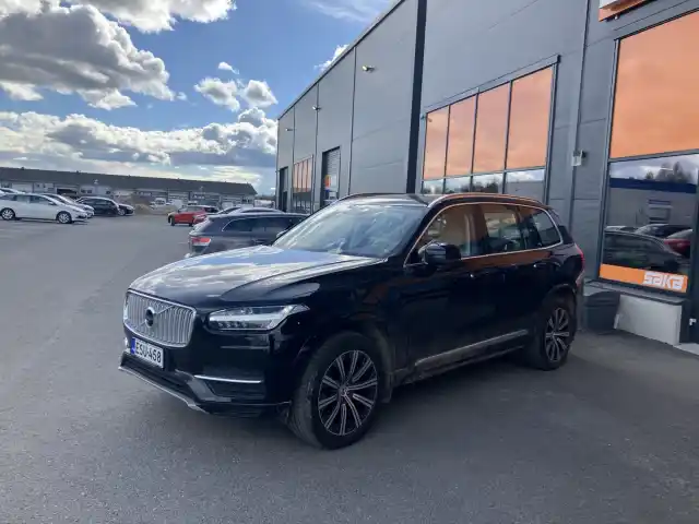 Musta Maastoauto, Volvo XC90 – ESU-458