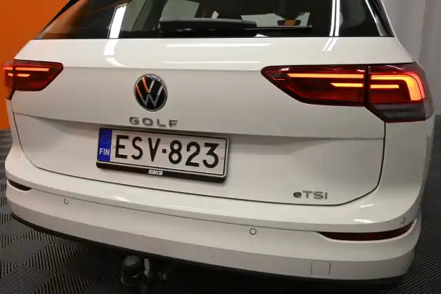 Valkoinen Farmari, Volkswagen Golf – ESV-823