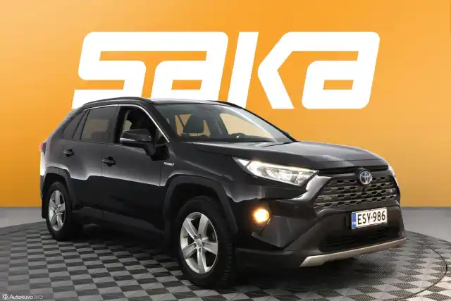 Musta Maastoauto, Toyota RAV4 – ESV-986