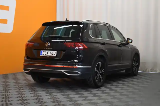 Musta Maastoauto, Volkswagen Tiguan – ESX-160