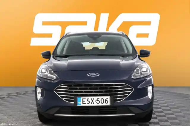 Sininen Maastoauto, Ford Kuga – ESX-506