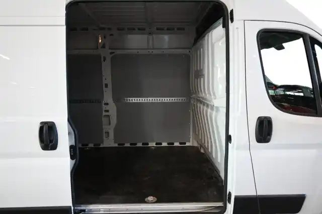 Valkoinen Pakettiauto, Fiat Ducato – ESX-752