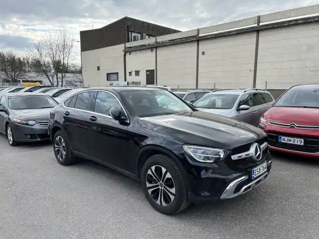 Musta Maastoauto, Mercedes-Benz GLC – ESX-764