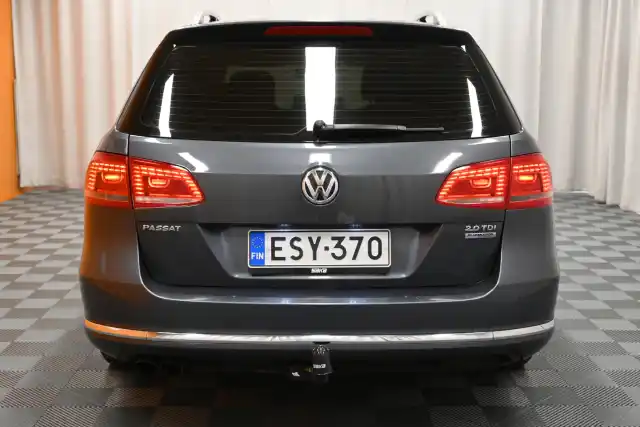 Harmaa Farmari, Volkswagen Passat – ESY-370