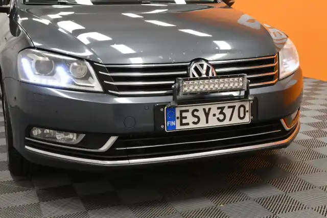 Harmaa Farmari, Volkswagen Passat – ESY-370