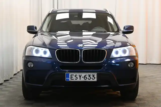 Sininen Maastoauto, BMW X3 – ESY-633