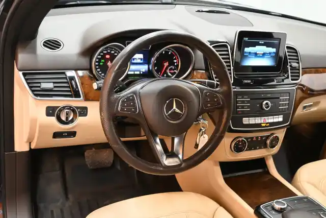 Sininen Farmari, Mercedes-Benz GLE – ETA-452