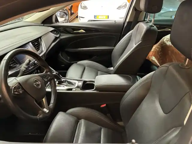 Harmaa Viistoperä, Opel Insignia – ETA-761