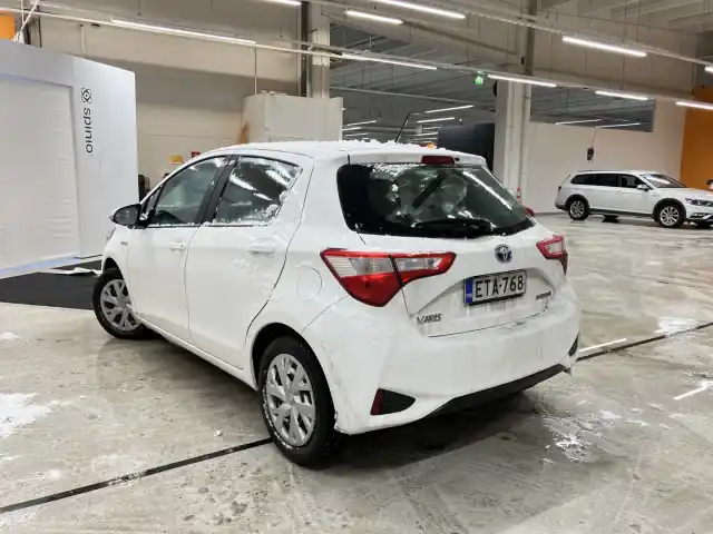 Valkoinen Viistoperä, Toyota Yaris – ETA-768