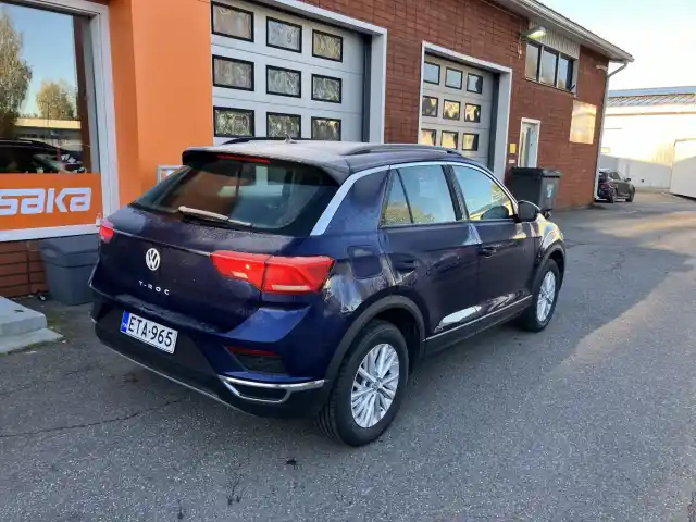 Sininen Maastoauto, Volkswagen T-Roc – ETA-965