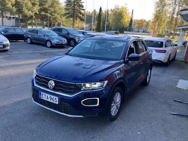 Sininen Maastoauto, Volkswagen T-Roc – ETA-965