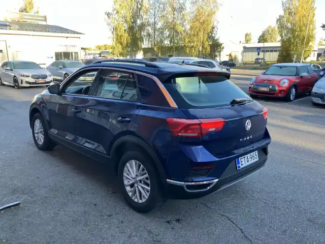 Sininen Maastoauto, Volkswagen T-Roc – ETA-965