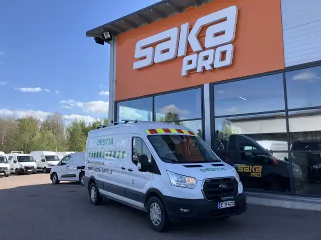Valkoinen Pakettiauto, Ford Transit – ETB-420