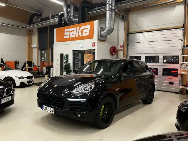 Musta Farmari, Porsche Cayenne – ETB-734