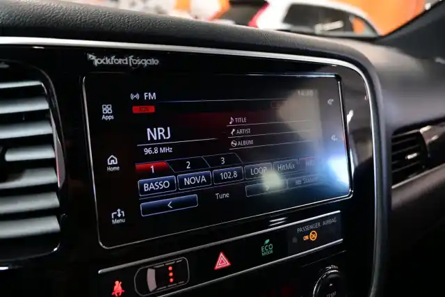Harmaa Maastoauto, Mitsubishi Outlander PHEV – ETB-740