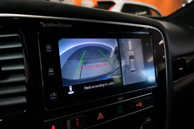 Harmaa Maastoauto, Mitsubishi Outlander PHEV – ETB-740
