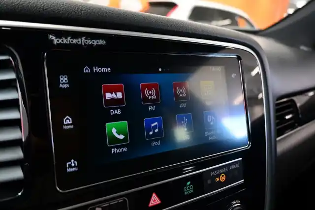 Harmaa Maastoauto, Mitsubishi Outlander PHEV – ETB-740