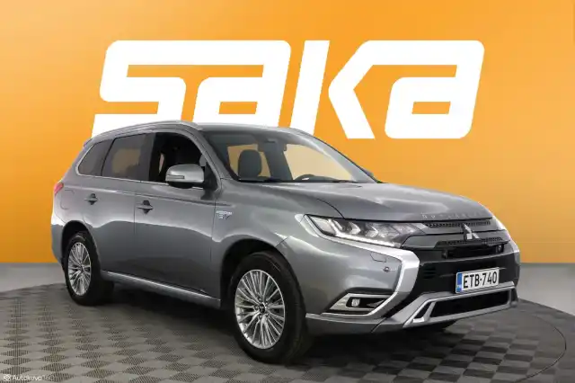Harmaa Maastoauto, Mitsubishi Outlander PHEV – ETB-740