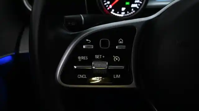 Hopea Sedan, Mercedes-Benz E – ETC-755