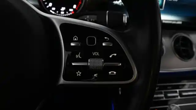 Hopea Sedan, Mercedes-Benz E – ETC-755