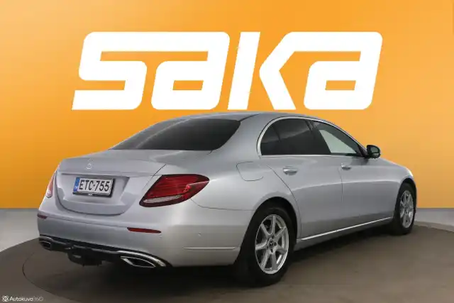 Hopea Sedan, Mercedes-Benz E – ETC-755