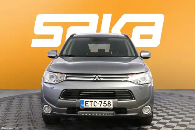 Harmaa Maastoauto, Mitsubishi Outlander PHEV – ETC-758