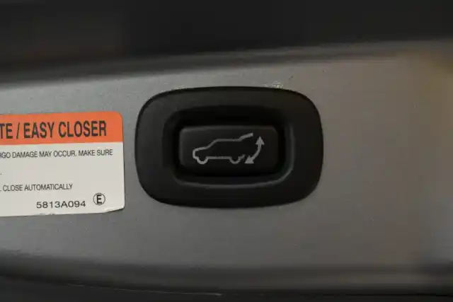 Harmaa Maastoauto, Mitsubishi Outlander PHEV – ETC-758