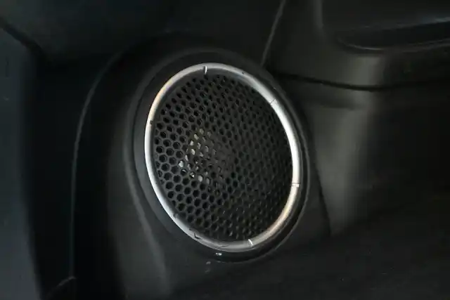Harmaa Maastoauto, Mitsubishi Outlander PHEV – ETC-758