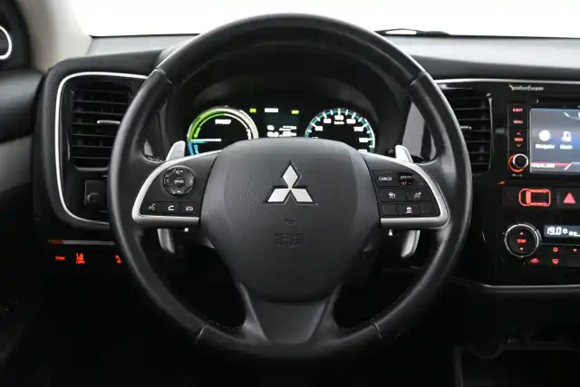 Harmaa Maastoauto, Mitsubishi Outlander PHEV – ETC-758