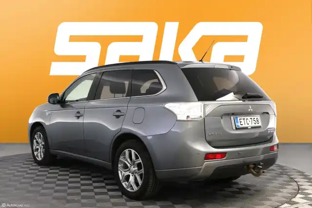 Harmaa Maastoauto, Mitsubishi Outlander PHEV – ETC-758