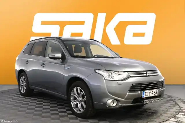 Harmaa Maastoauto, Mitsubishi Outlander PHEV – ETC-758